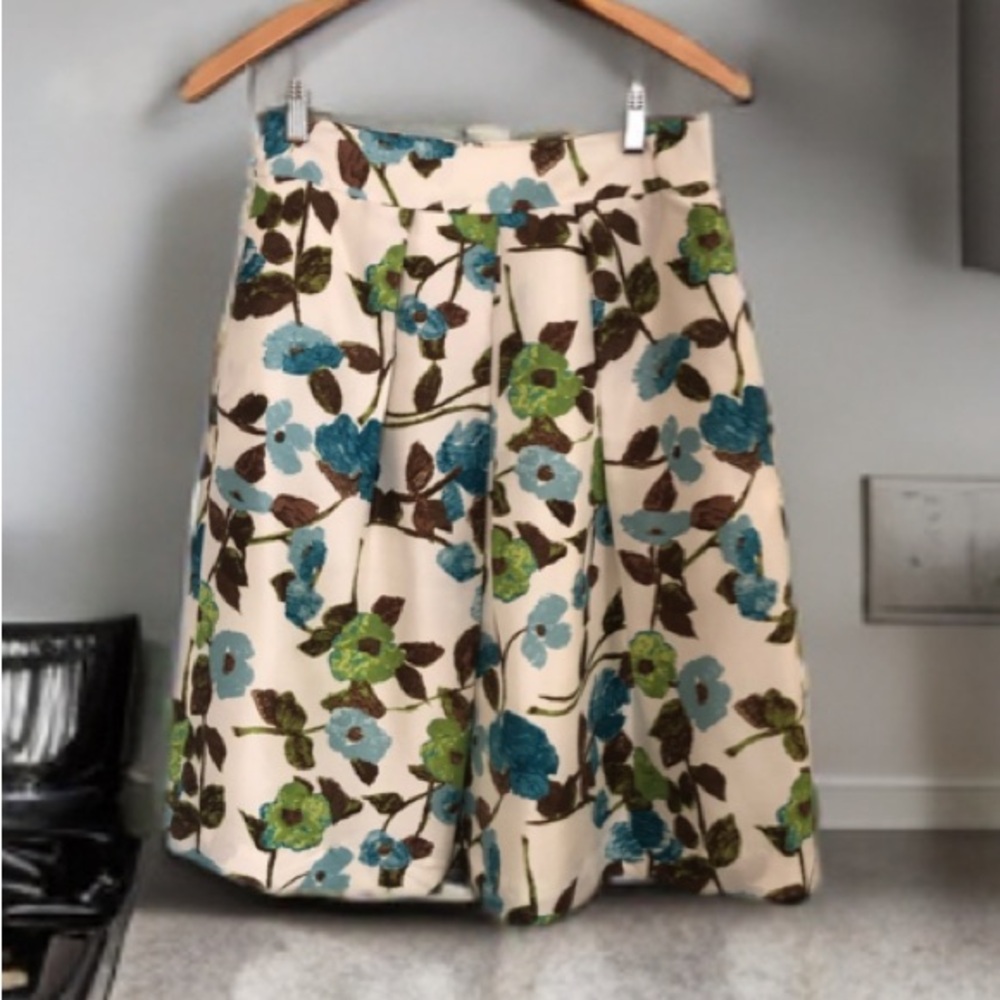 Banana Republic Ivory Floral Silk Full Skirt Size 6 Excellent Condition